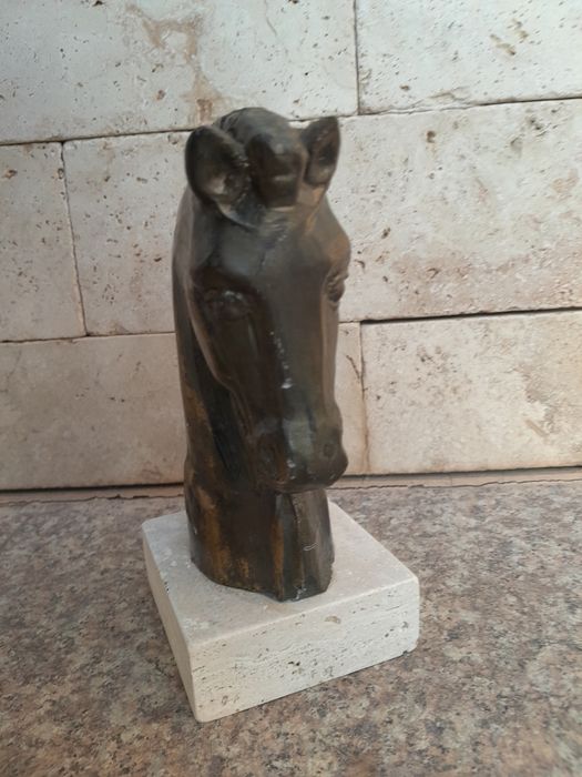 Statueta veche din metal neferos,  1,5 kg, h 16 cm