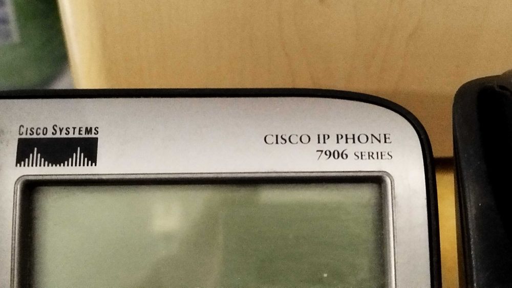 Cisco 7906 / 7911, VoIP телефон 192х64-pixel графичен LCD дисплей