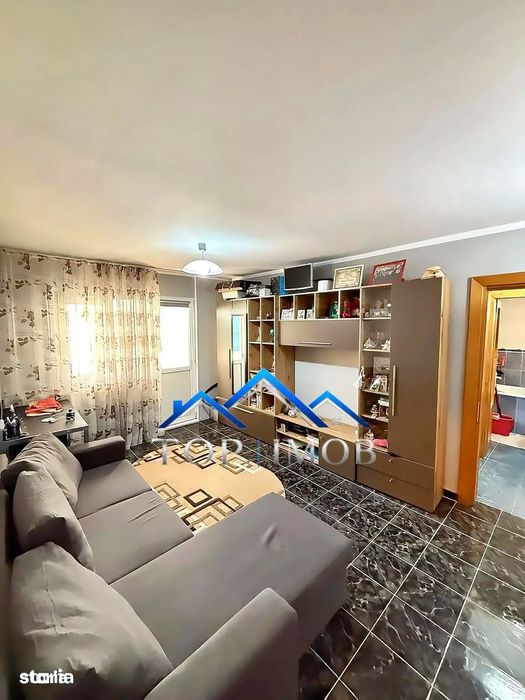 3 CAMERE cu bucatarie mare, Narcisa — fotografia 1