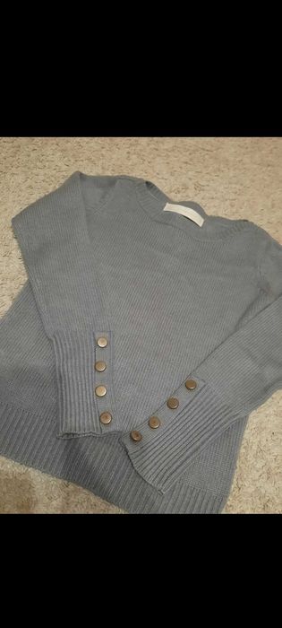 Удобен сив пуловер