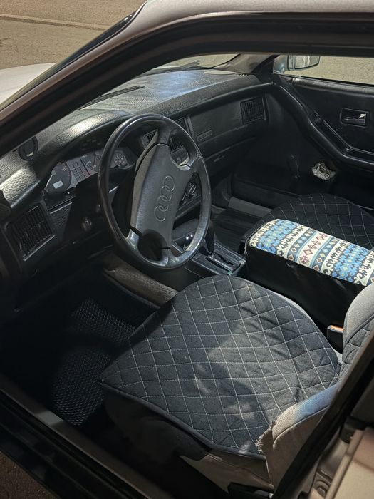 Машина ауди 80 б3