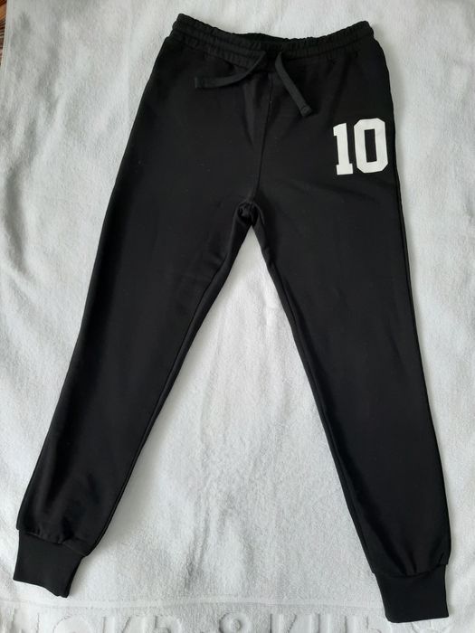 Костюм для мальчика 8-9 лет.