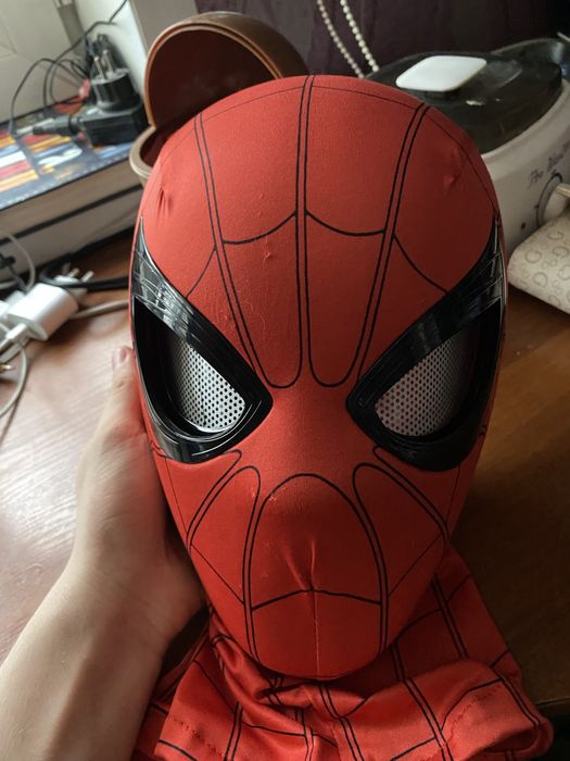 Маска человека паука