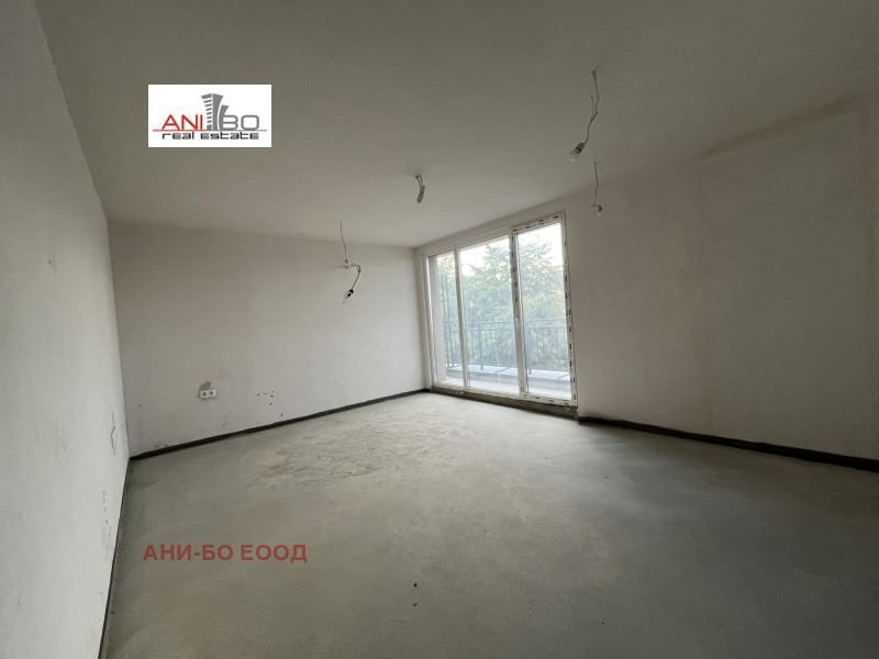 Продава се Двустаен апартамент в София, Център - 70 кв.м за 2593 €/кв.м - Снимка #4