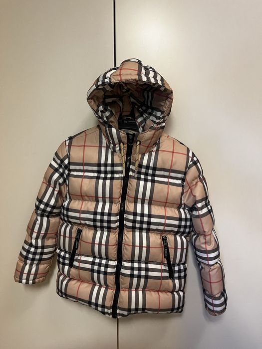 Burberry London яке Женско 8-9 години