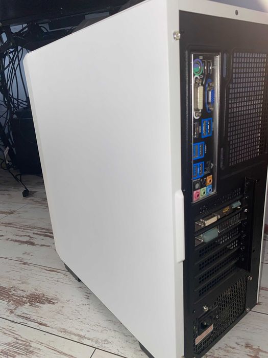 Геймърски Компютър i7 3770K/Water/Noctua/16GB/SSD160/HDD500/R9270