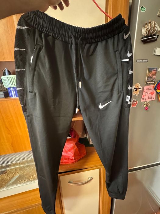Pantaloni , tricouri nike , parfumuri , caciuli