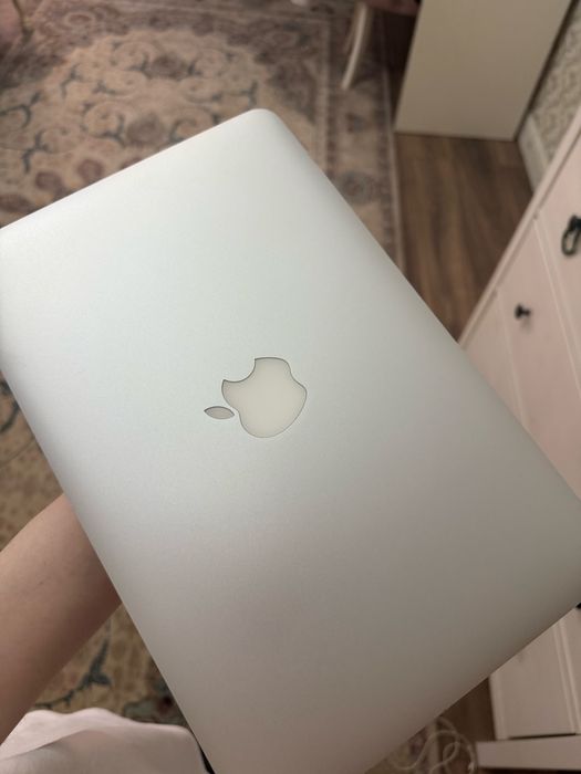 MacBook Air 11” A1465 (EMC 2924)