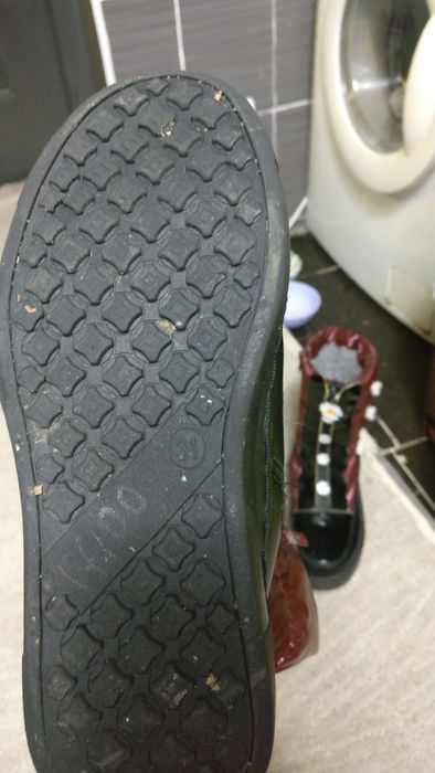 Продам  сапожки.