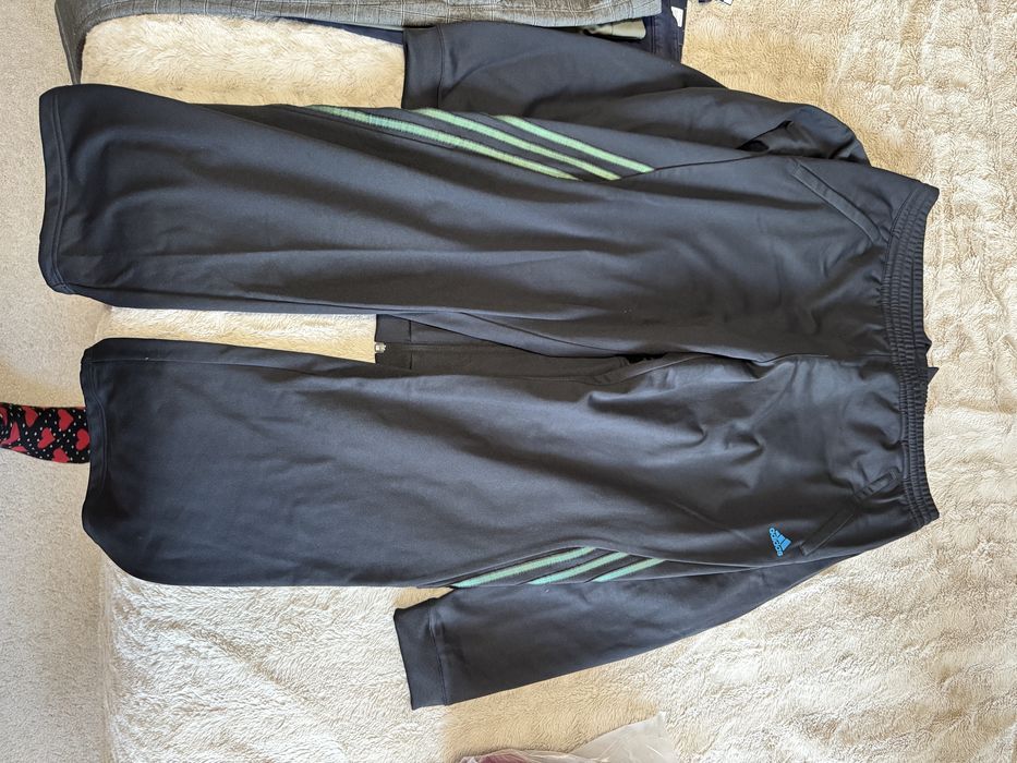 Addidas спортен екип