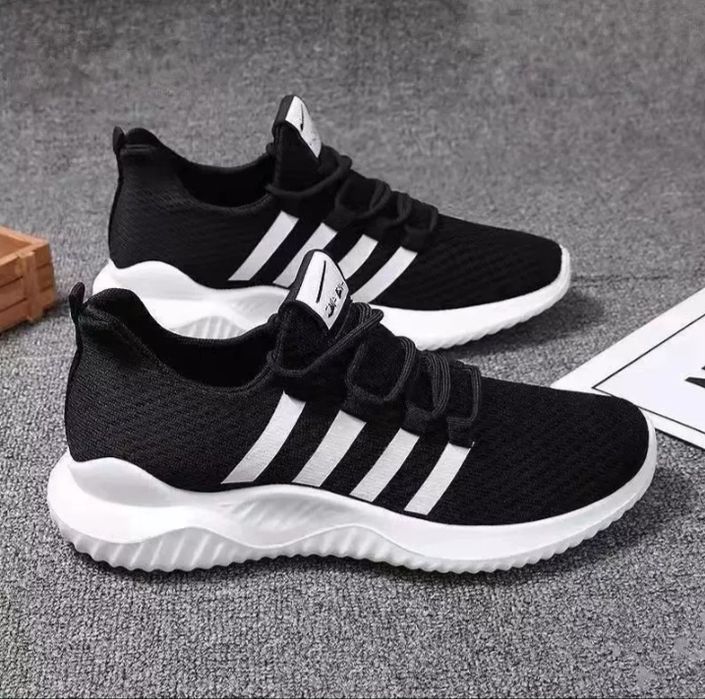 Продаются обувьи.