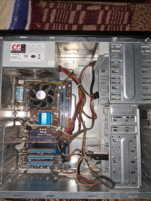 Vând pc pentru piese (nu ofer livrare,doar cash)