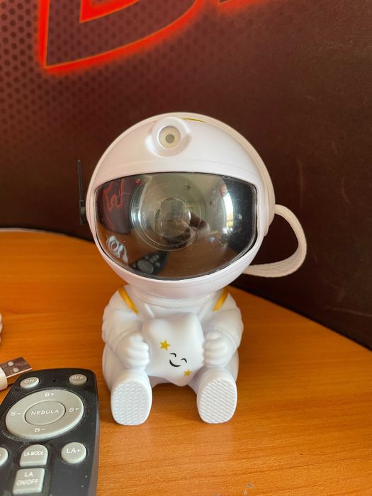 LED звездно небе лампа Astronaut