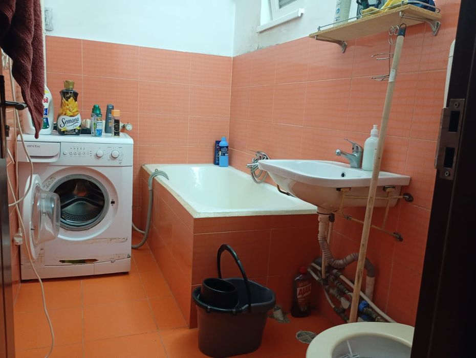 Închiriez apartament cu o camera