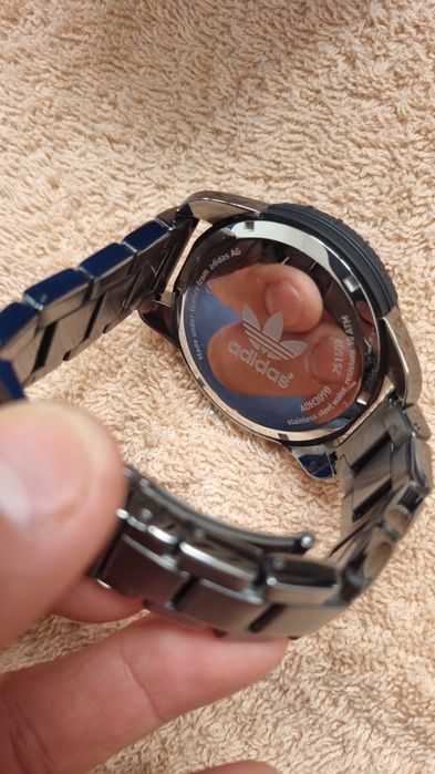 Продам часы наручеые Адидас