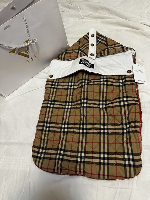 Конверт на выписку BURBERRY