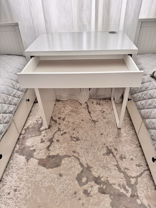 Продам компактный стол ИКЕЯ