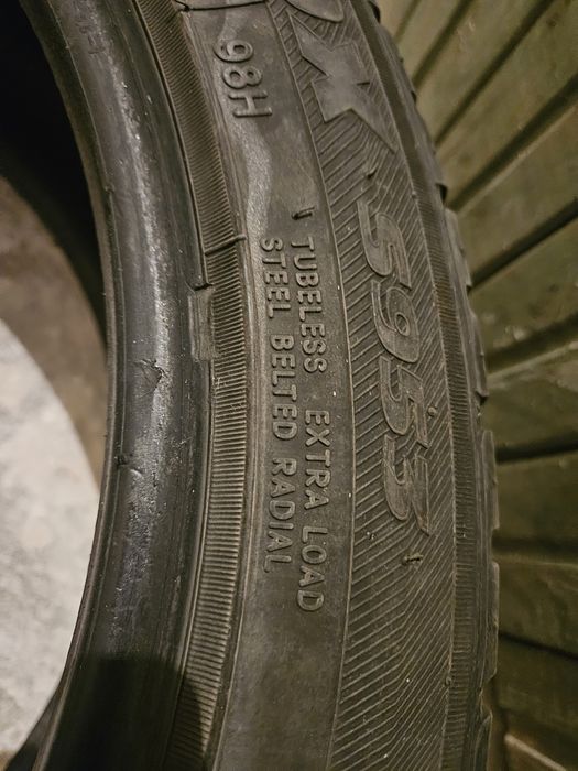 Зимни гуми Toyo 235/45/18