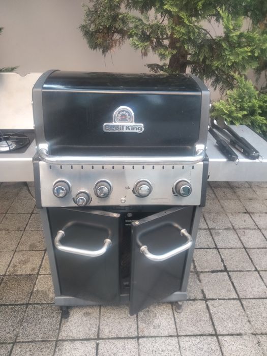Vând grătar pe gaz ,cu doua butelie mari.L-am folosit maxim de zece ori,este in stare foarte buna