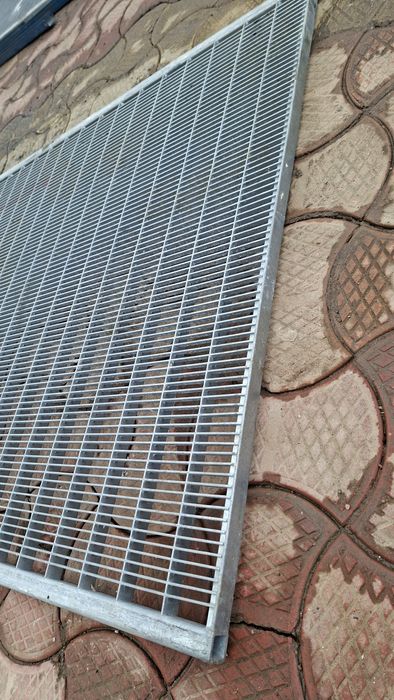 Vând trepte metalice zincate la cela mai mic preț din România