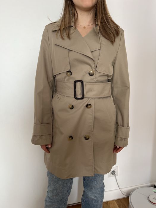 Trench Zara cu eticheta