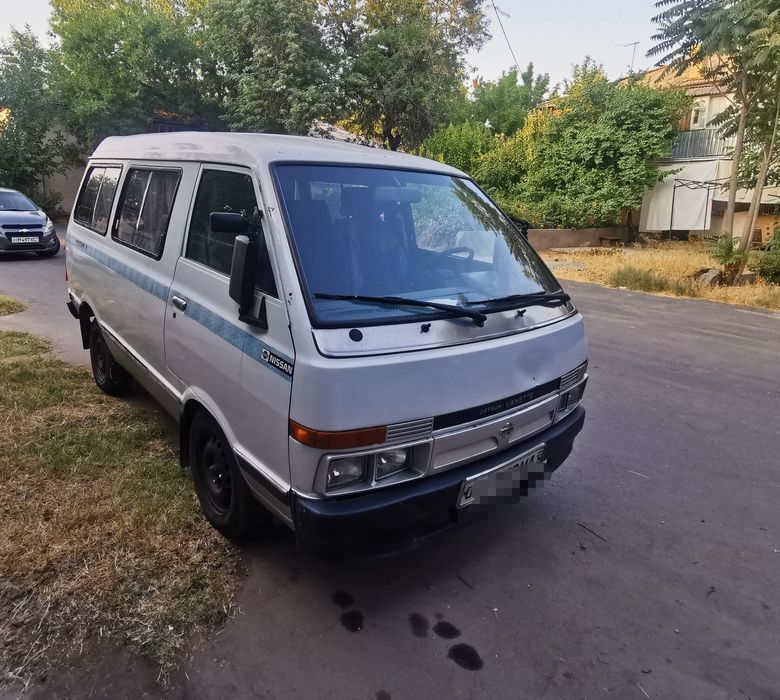 Nissan Vanete 1986 йил. Бакуват ердамчи.