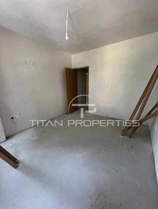 Продава се Двустаен апартамент в Пловдив, Тракия - 60 кв.м за 1375 €/кв.м - Снимка #2