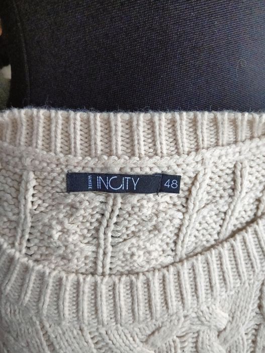 Женские свитера светлые