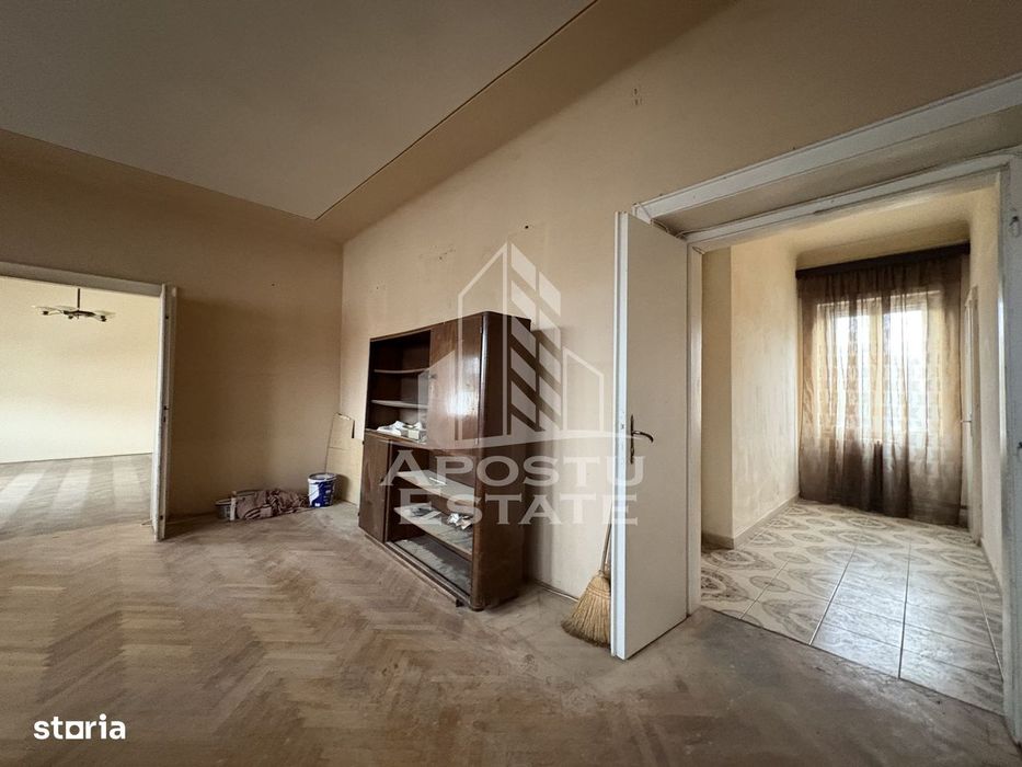 Piața Iosefin | Apartament 134 mp, etaj intermediar, balcon