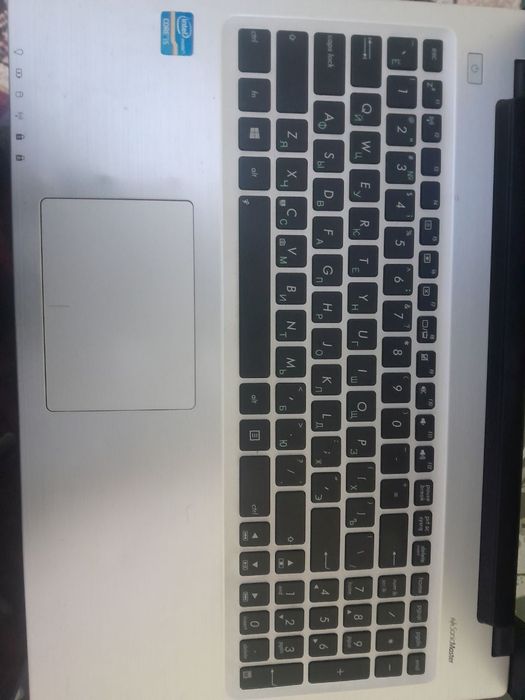 Nootbuk Asus sotiladi