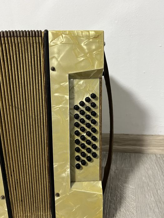 Vand acordeon  Piakordia 32 bași pentru copii/adolescenti