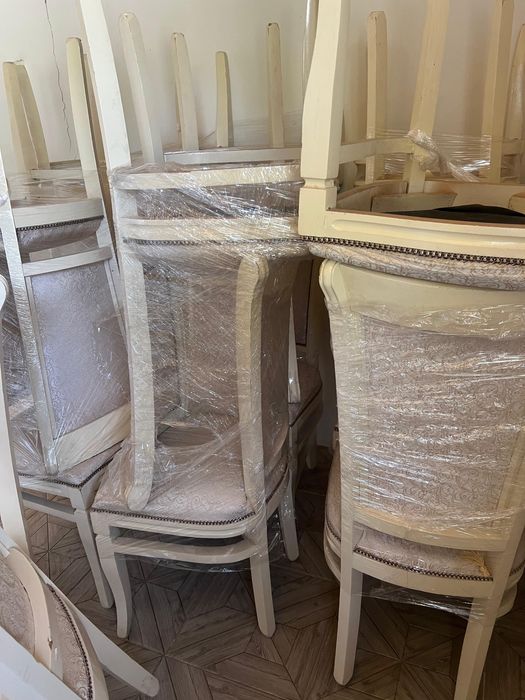 Стулья по 10000 тг