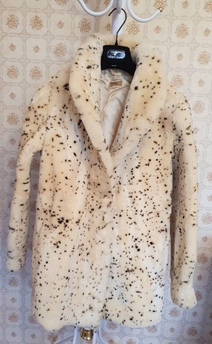 Vând haină de blană Mouton Dore