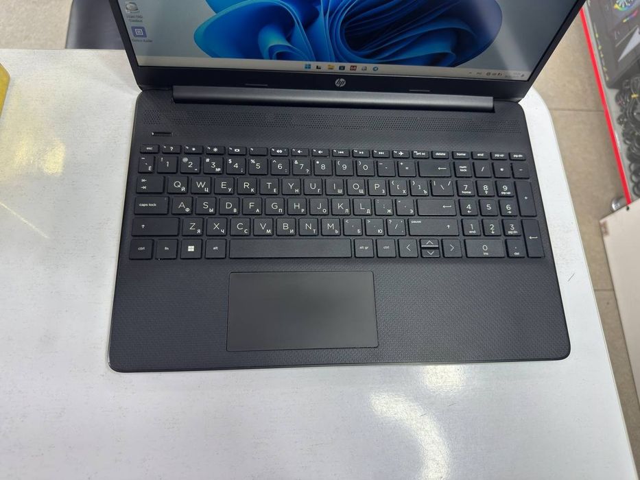 HP core i3-12 DDR4 4/256 SSD holati ideal