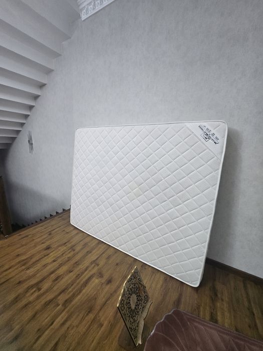 Matras sotiladi — xolati yaxshi