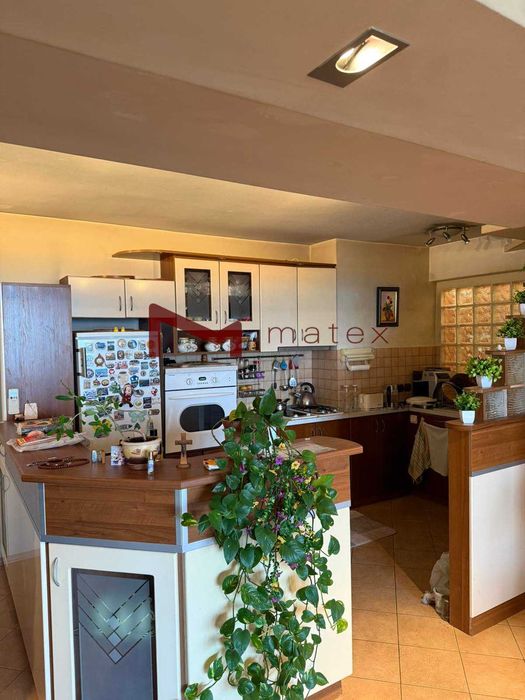 Продава се Тристаен апартамент в Варна, Чайка - 125 кв.м за 3920 €/кв.м - Снимка #3