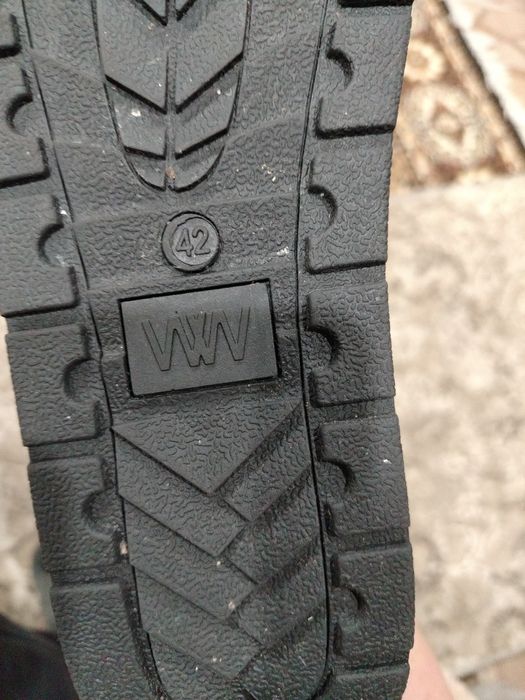 Продам уги женские