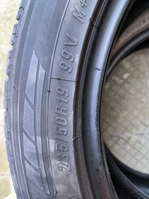 Гуми 2бр  235 / 50 R19