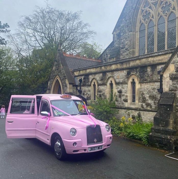 Кола за бал под наем