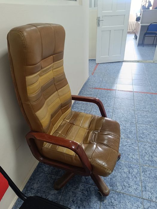 Продам       стул