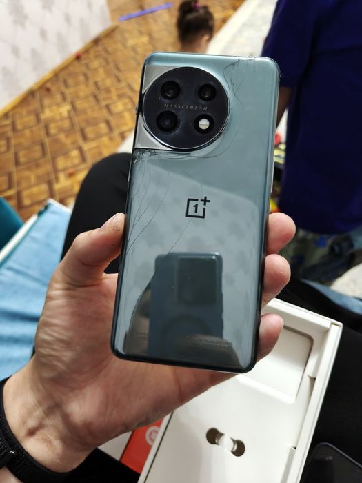 Oneplus 11 - продаётся