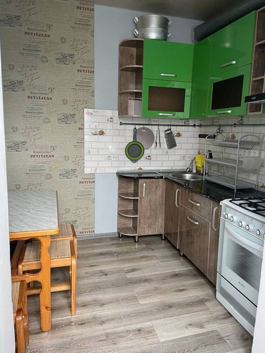 Продаю 3-х ком. Квартиру на ттз-1  возле 210 школы