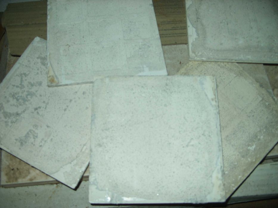 Фаянсови бели плочки 15/15 от соца