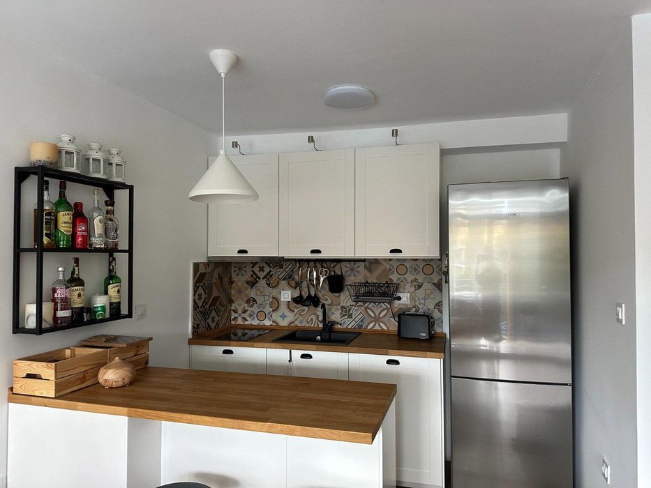 Продава се Тристаен апартамент в Бургас, Долно Езерово - 90 кв.м за 1112 €/кв.м - Снимка #1