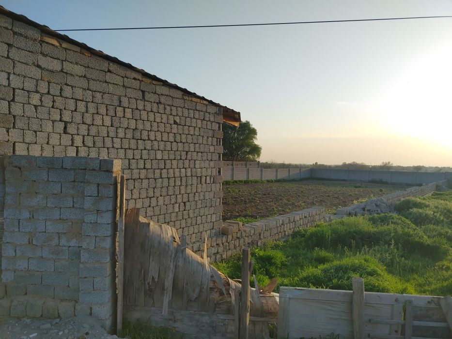 17 ер сотилади сотиги 5000 уртасаройда нурли замин махаласида хамдам к