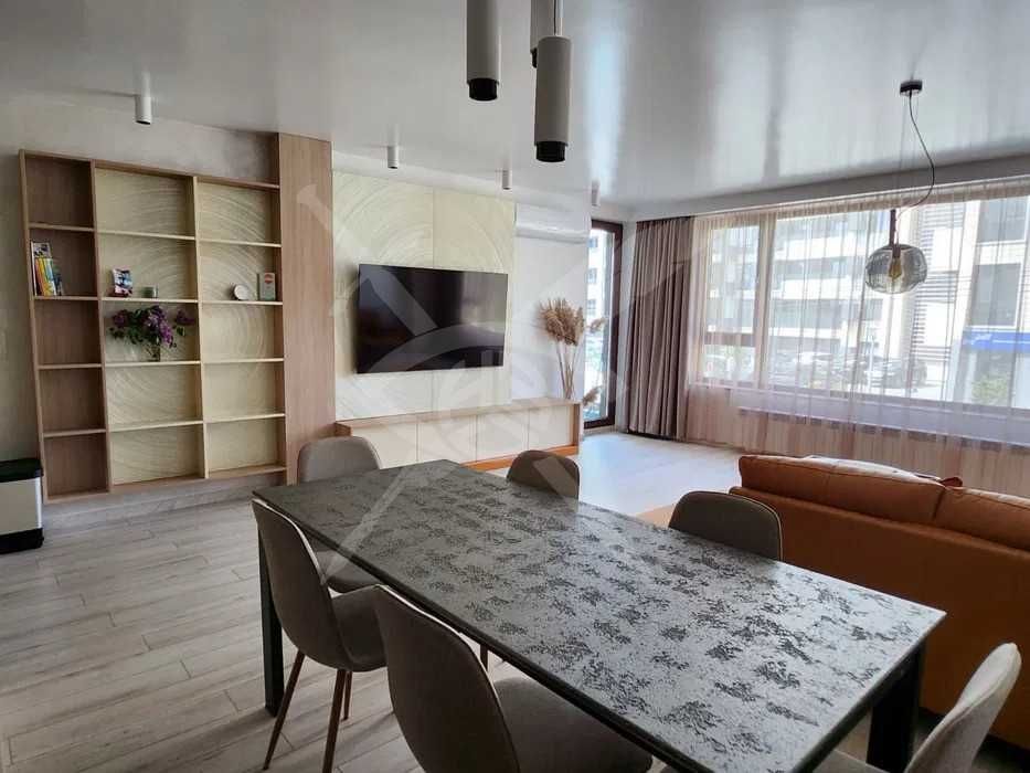 Дава се под наем Тристаен апартамент в Варна, Бриз - 93 кв.м за 2000 € - Снимка #2