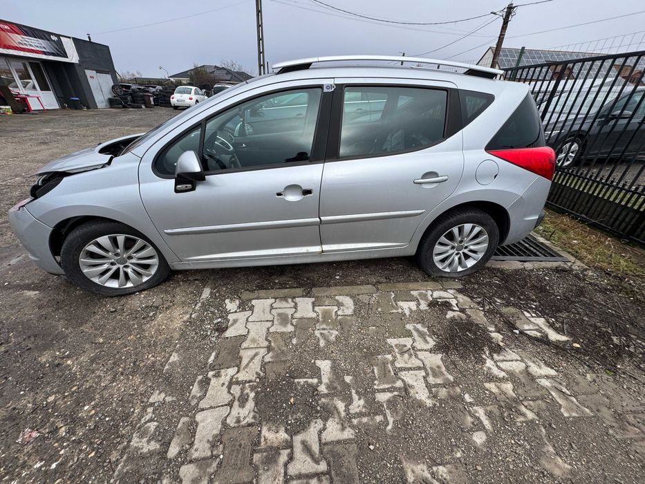 Dezmembrez Peugeot 207SW 1.4 B 90 cp Manual 2006-2012
