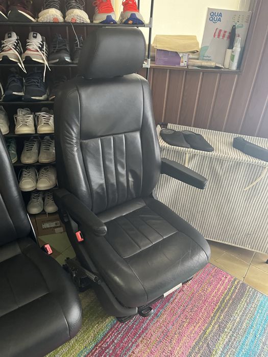 Scaun sofer piele cu cotiere Volkswagen Transporter Multivan Caravelle. Bancheta doua locuri piele.