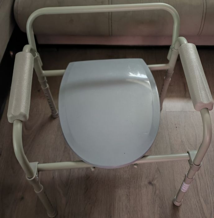 Toaleta tip scaun doar în Constanța