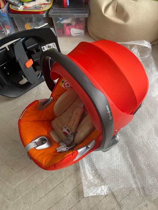Бебешко столче за кола Cybex с база Aton 2-fix